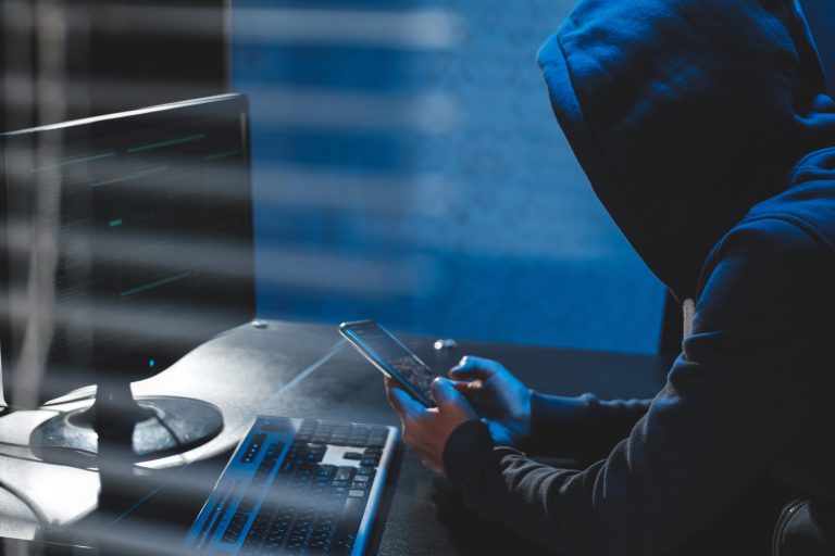 Duik in de duistere wereld van hackers